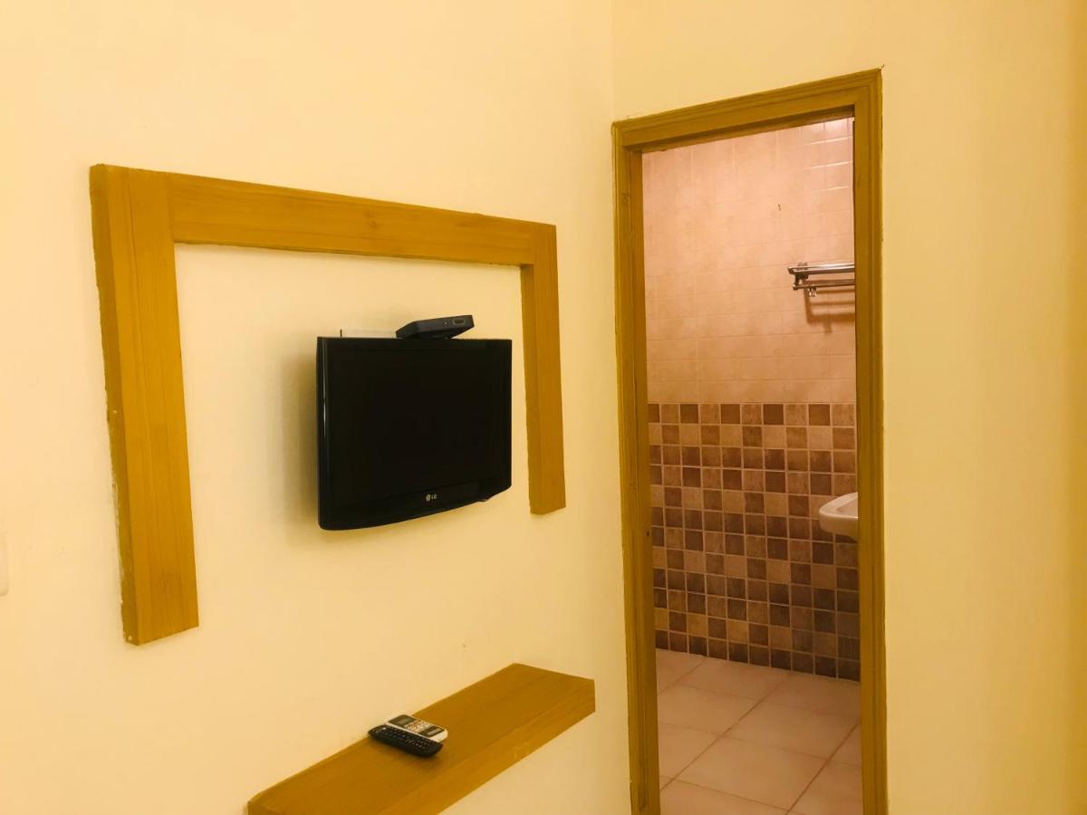 Tulip Palm Hotel Jaipur Ngoại thất bức ảnh