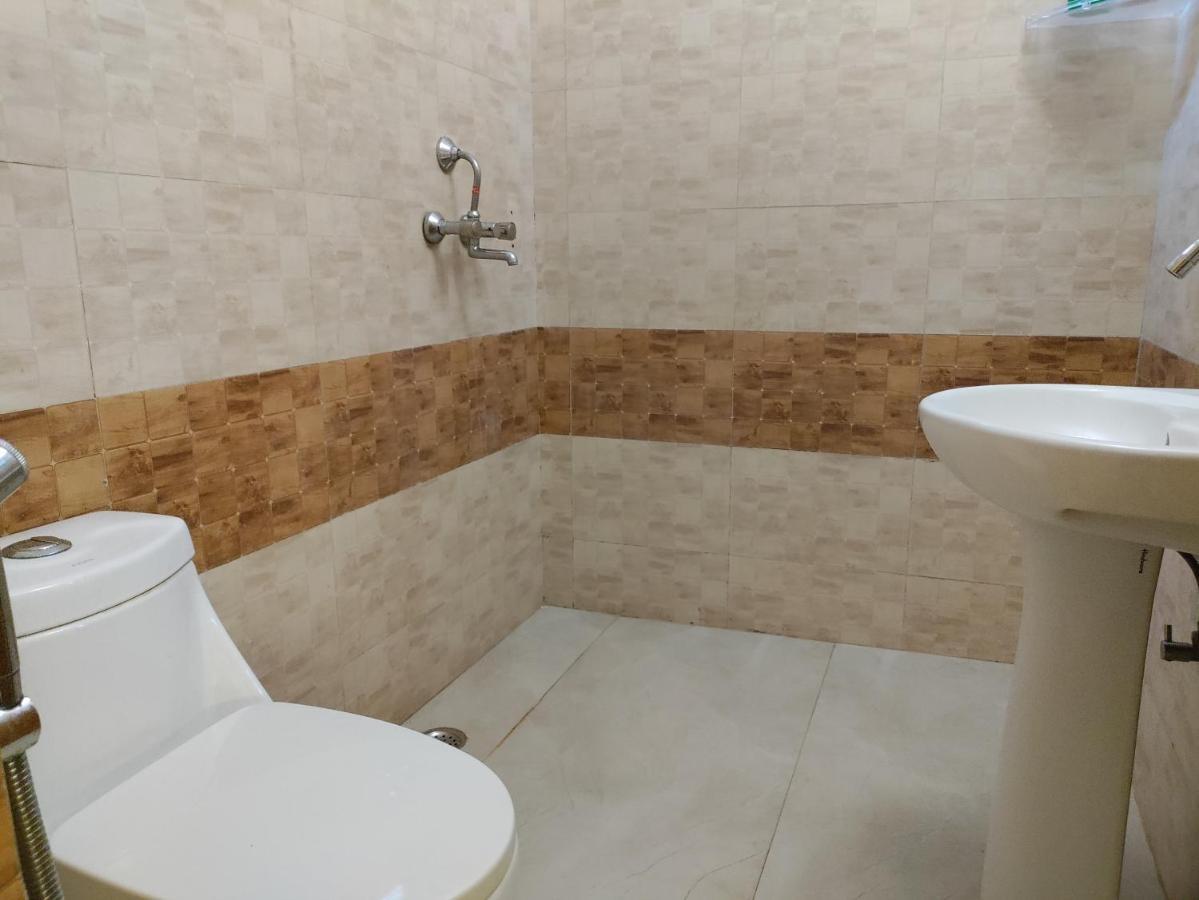 Tulip Palm Hotel Jaipur Ngoại thất bức ảnh