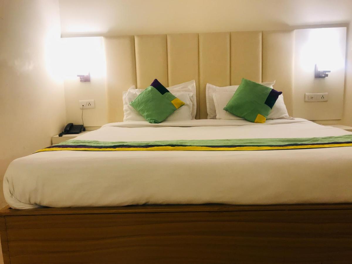 Tulip Palm Hotel Jaipur Ngoại thất bức ảnh