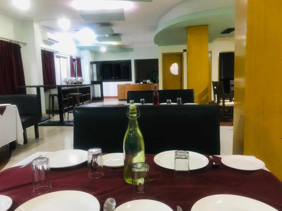 Tulip Palm Hotel Jaipur Ngoại thất bức ảnh