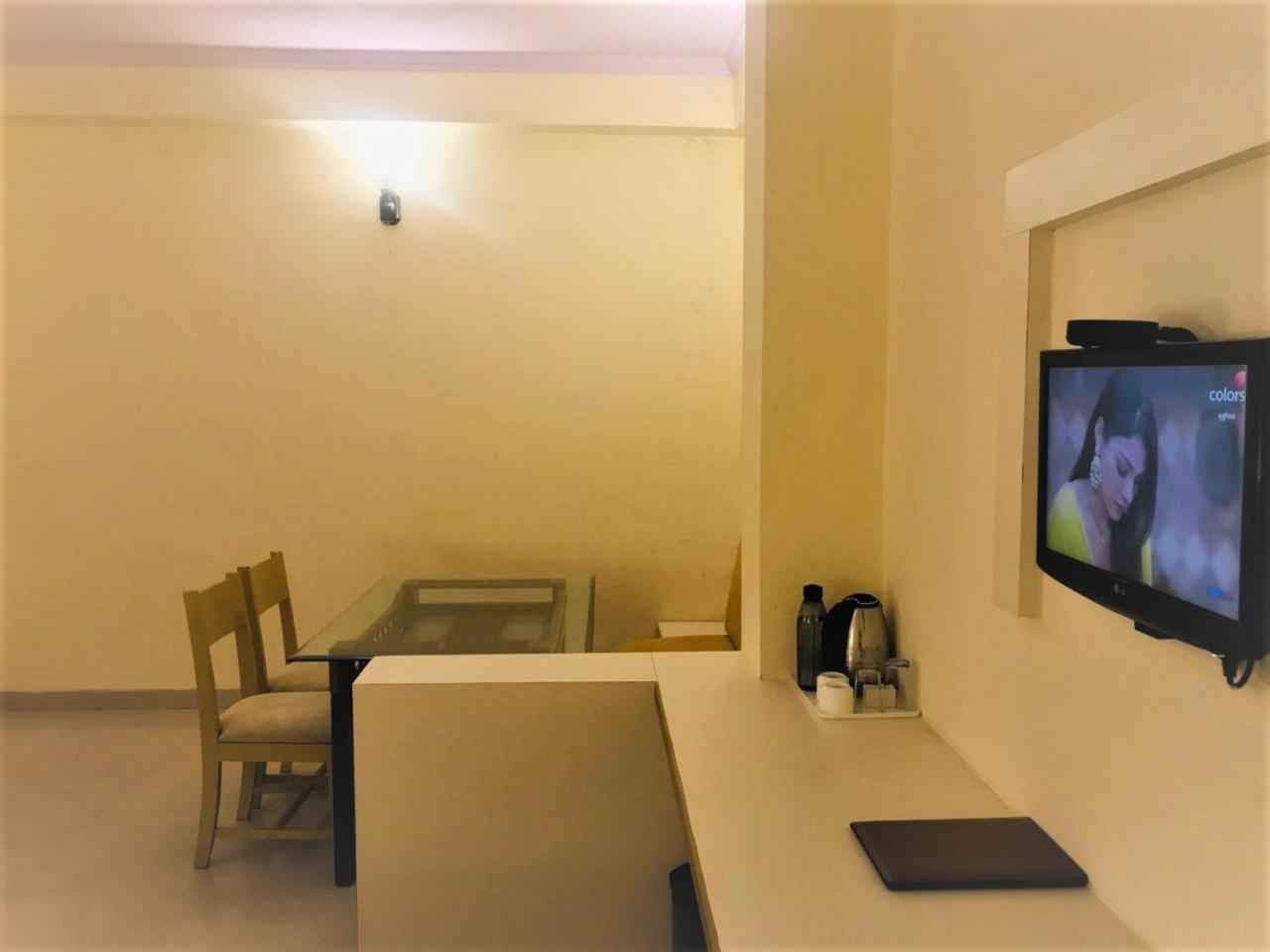 Tulip Palm Hotel Jaipur Ngoại thất bức ảnh