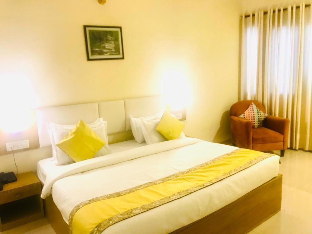 Tulip Palm Hotel Jaipur Ngoại thất bức ảnh