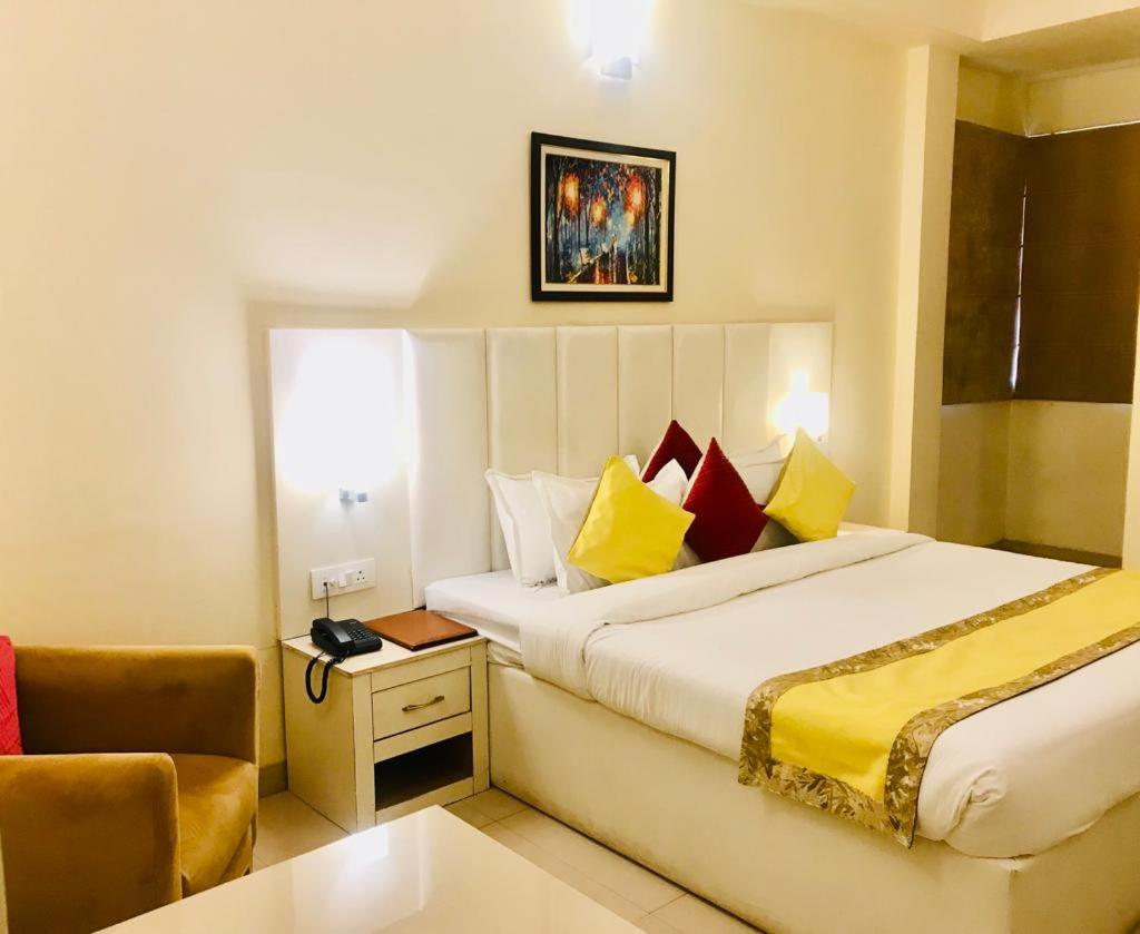 Tulip Palm Hotel Jaipur Ngoại thất bức ảnh