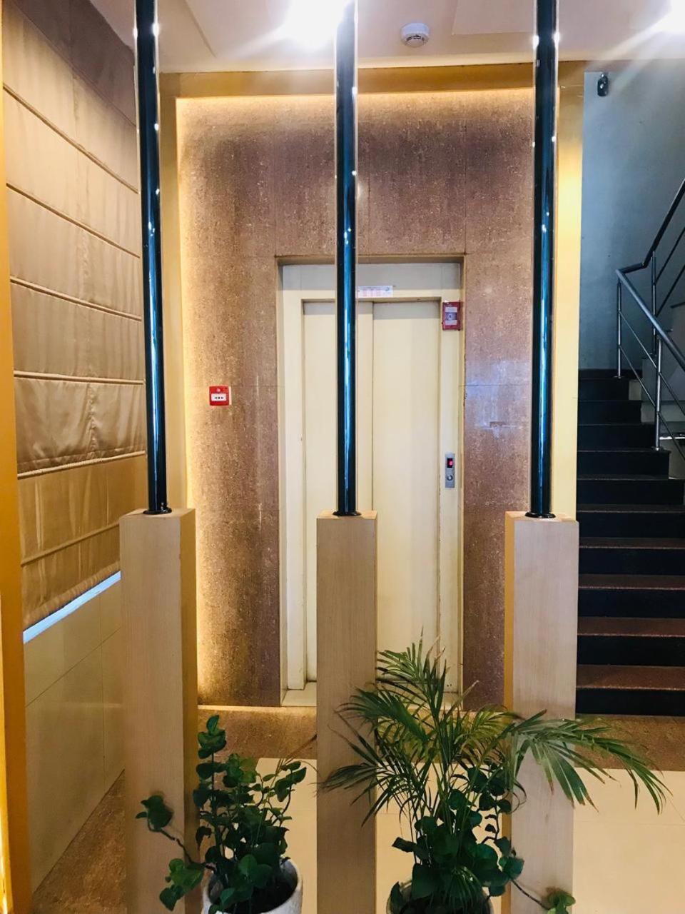 Tulip Palm Hotel Jaipur Ngoại thất bức ảnh